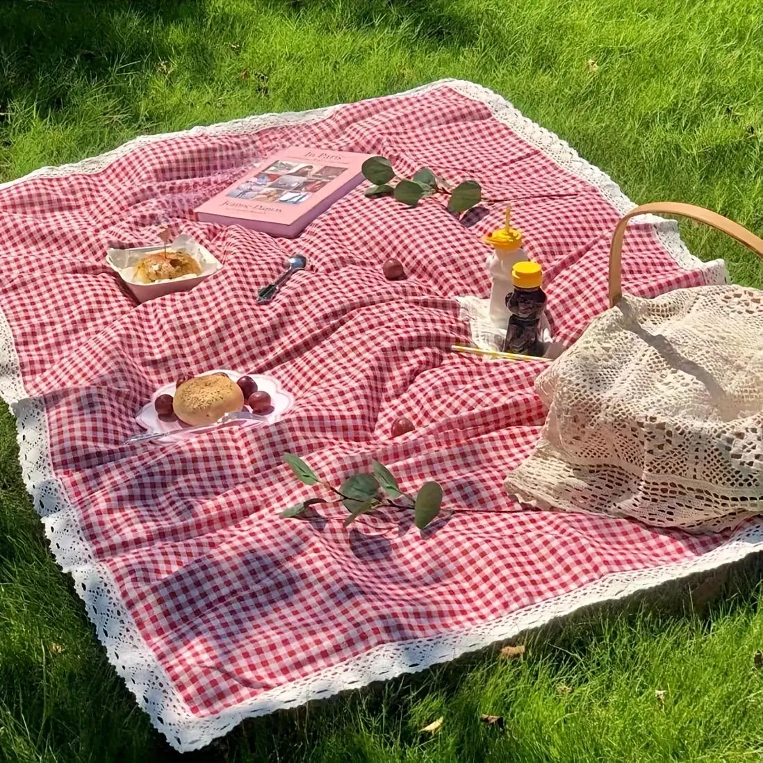 RV Mat, Summer Outdoor Picnic Mat, Red Checkered Lace Design, Thick and Portable, Suitable for Camping, Beach, Lawn, and Photography, Lightweight Picnic Mat